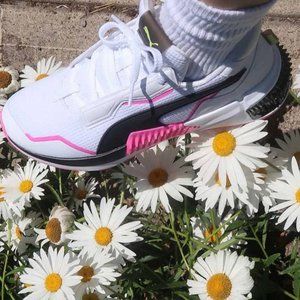 🙅‍♀️SOLD🙅‍♀️💗 WMNS NEON PINK WHITE SNEAKERS PUMA